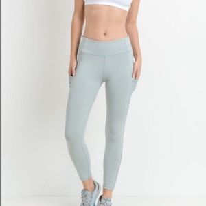 Mint Activewear Capris with pockets